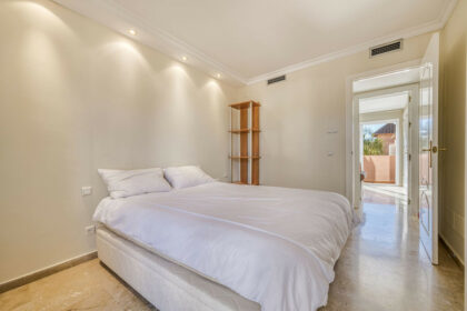 40dae7d6550464b68233cf8500cb89cb - 17