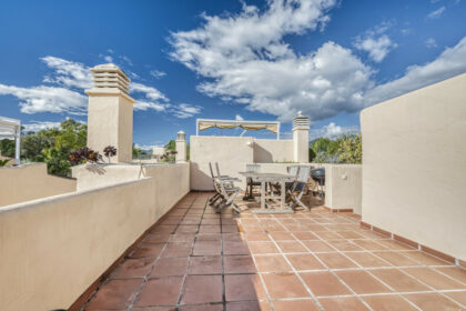 40dae7d6550464b68233cf8500cb89cb - 19