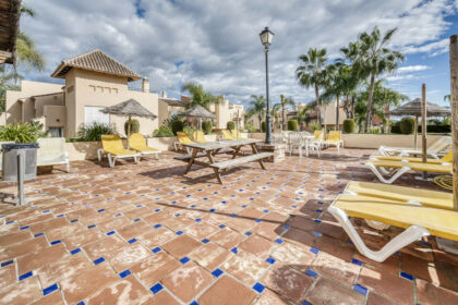 40dae7d6550464b68233cf8500cb89cb - 24