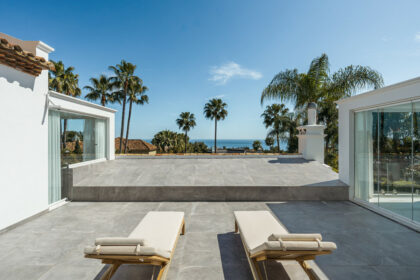 428030f35b7c554e8fdb841a6988fa17 - 18