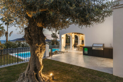 428030f35b7c554e8fdb841a6988fa17 - 22