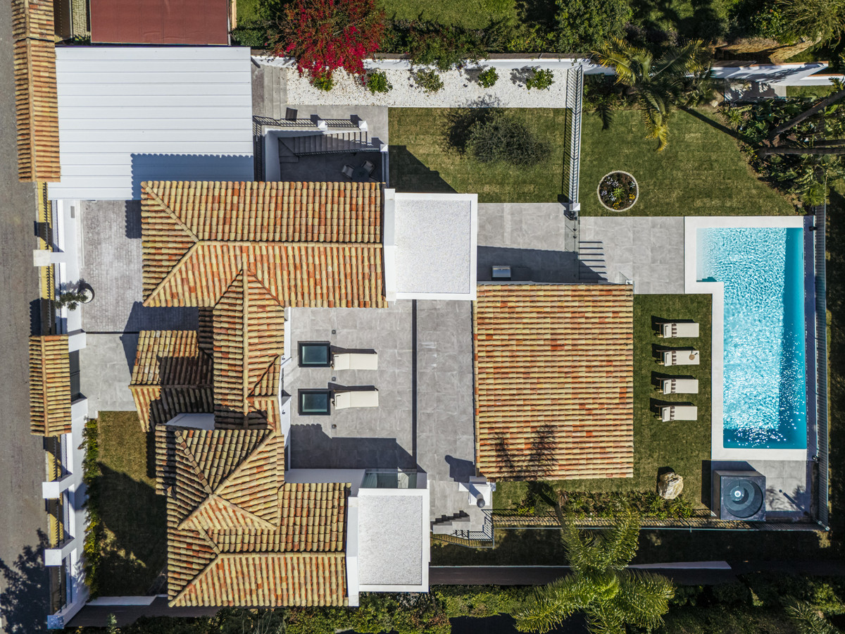 428030f35b7c554e8fdb841a6988fa17 - 29