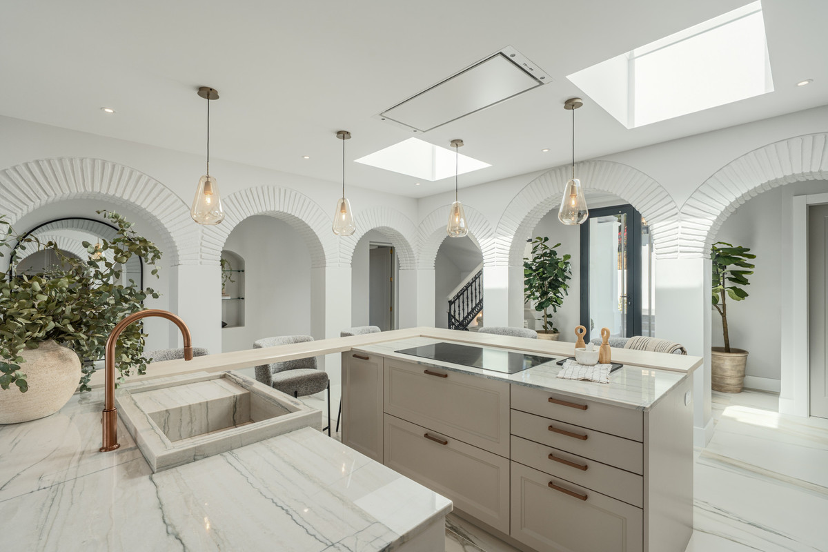 428030f35b7c554e8fdb841a6988fa17 - 4