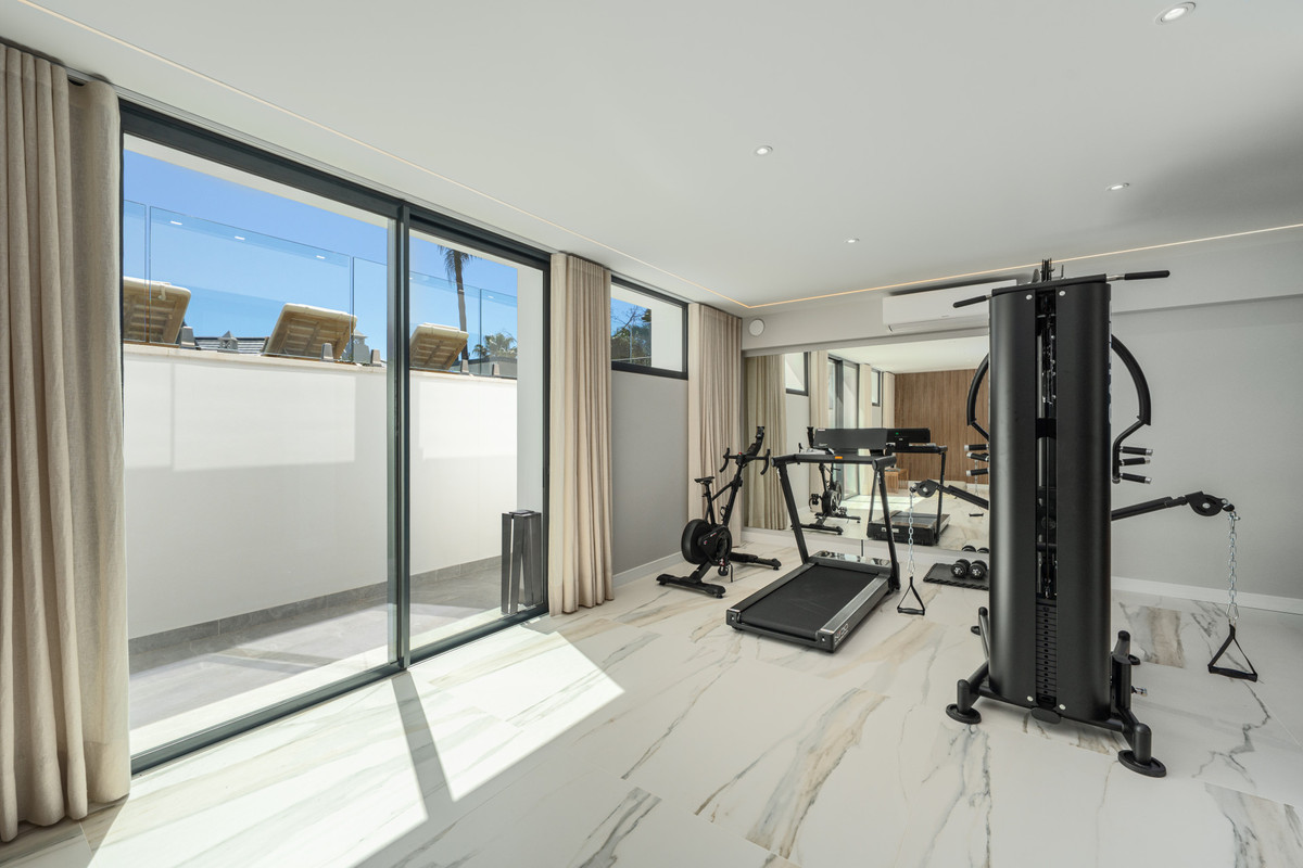 428030f35b7c554e8fdb841a6988fa17 - 5