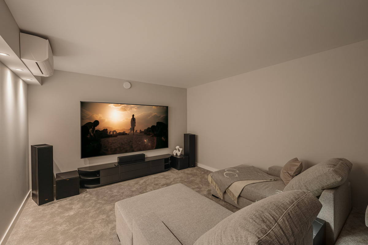 428030f35b7c554e8fdb841a6988fa17 - 7