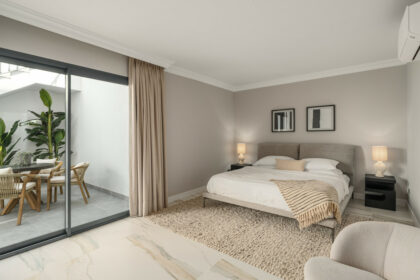 428030f35b7c554e8fdb841a6988fa17 - 8