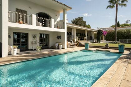 42a08ed41f15b74154b1a0dc2fd1694b - 25