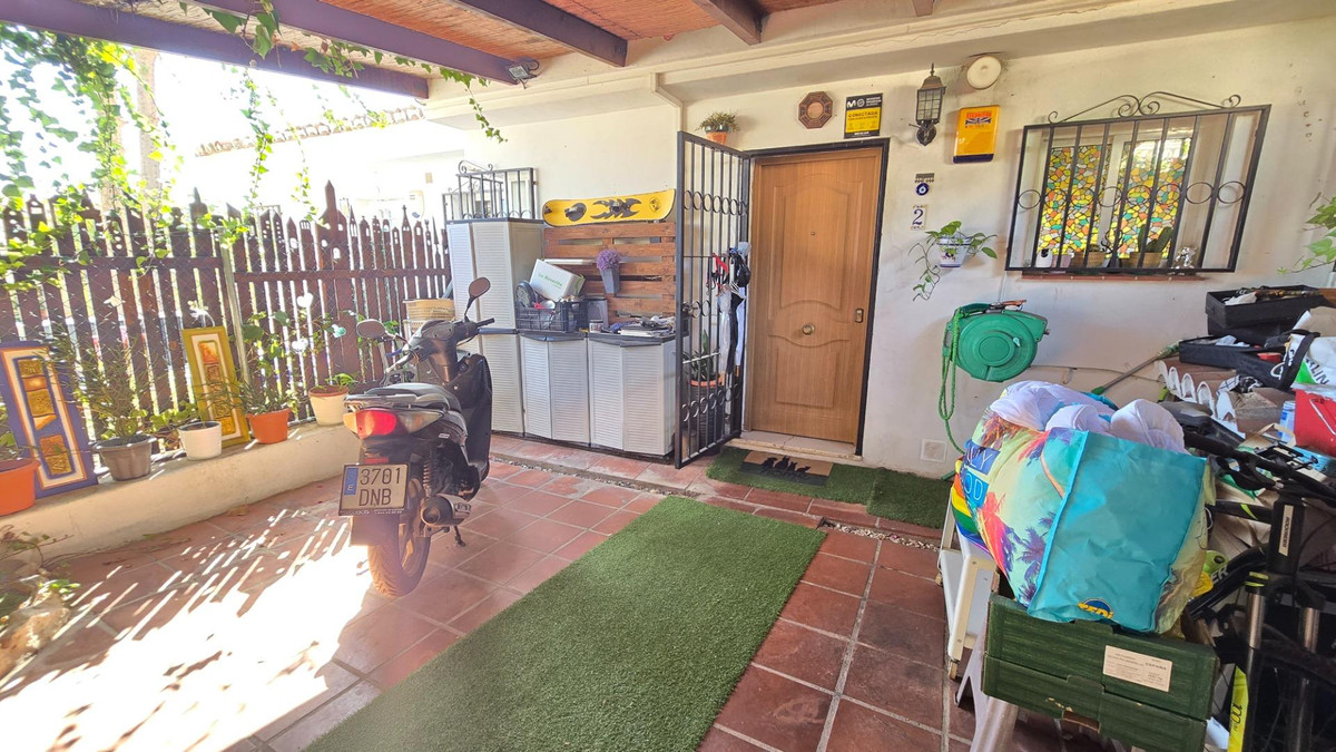 43fbe159b560e64759b93f3824f52b9c - 12