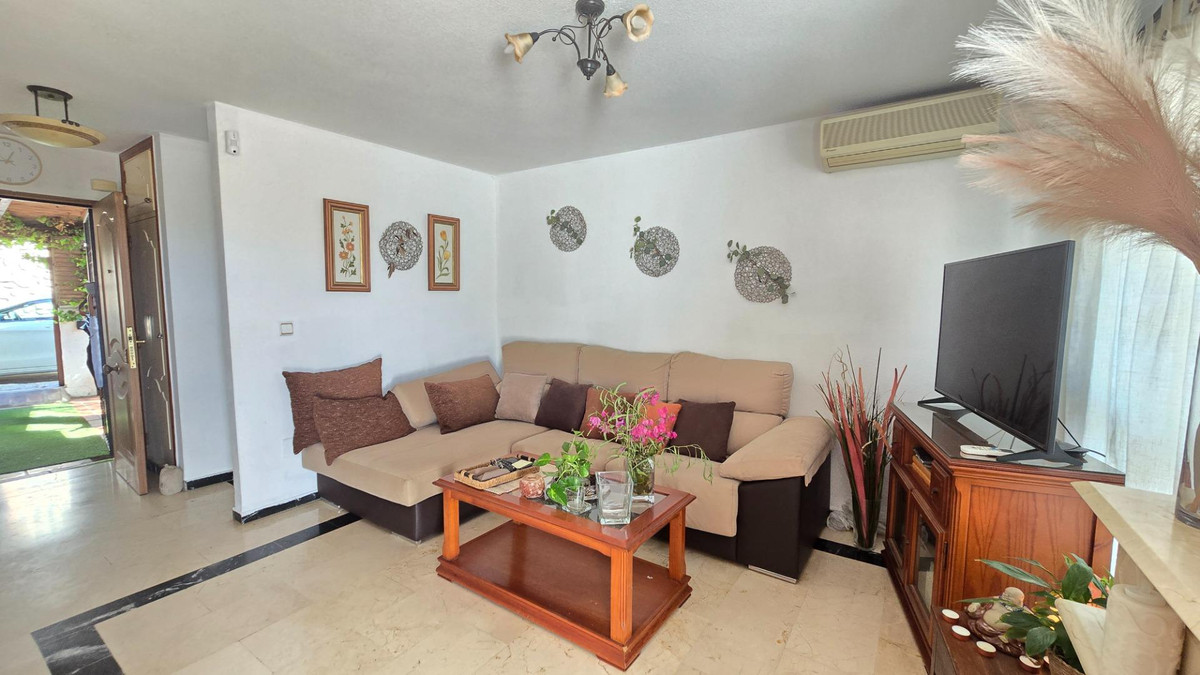 43fbe159b560e64759b93f3824f52b9c - 13