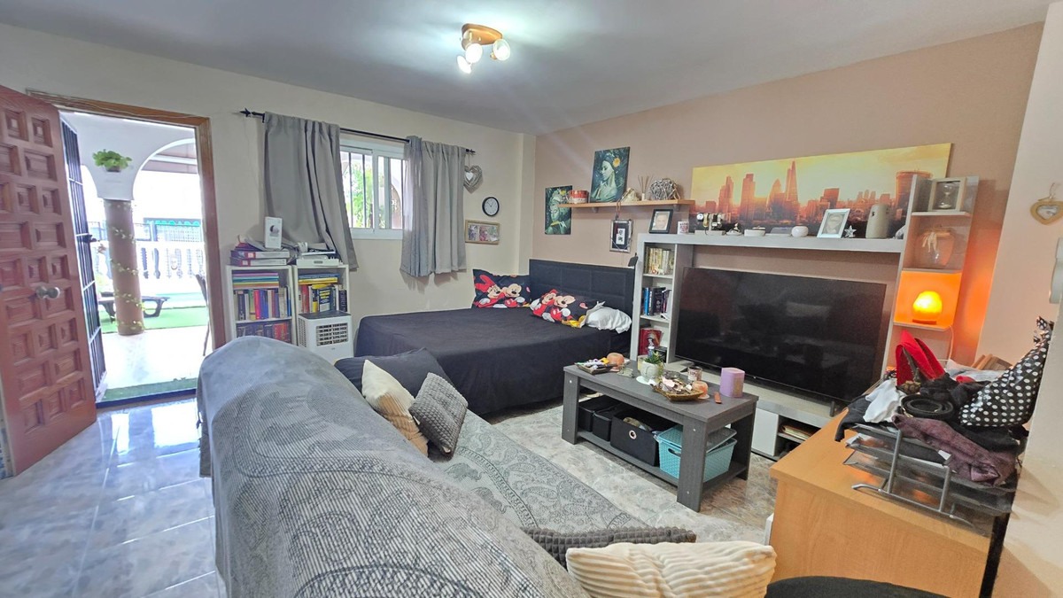 43fbe159b560e64759b93f3824f52b9c - 28