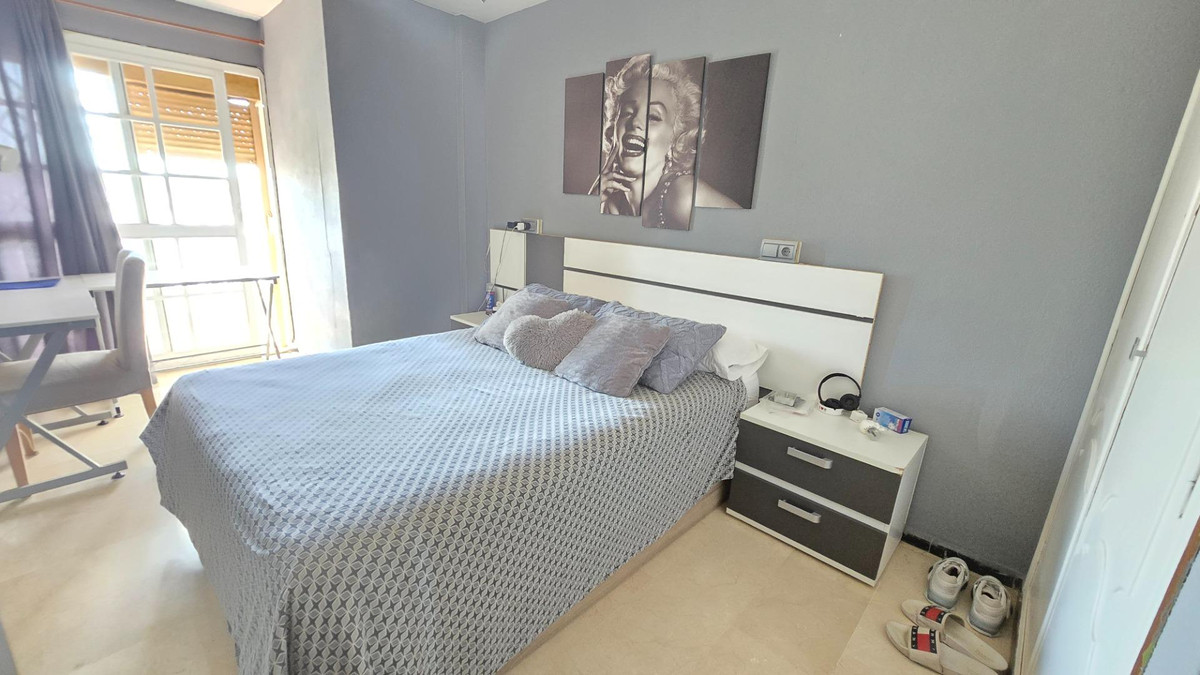 43fbe159b560e64759b93f3824f52b9c - 31