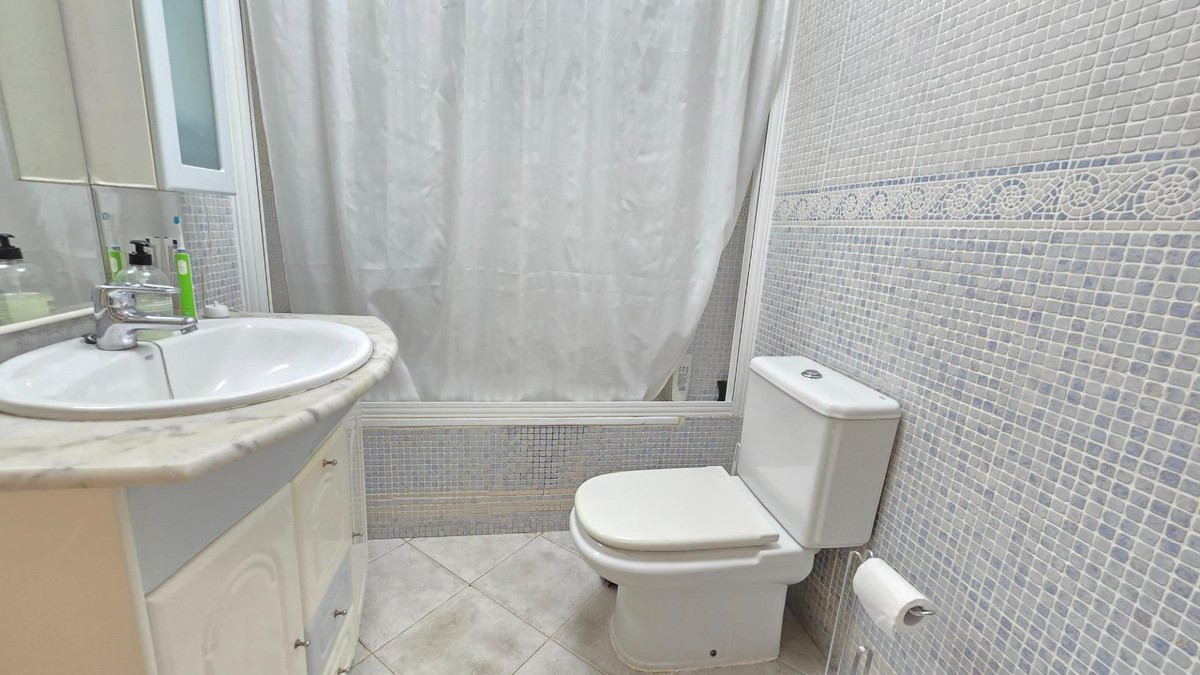 43fbe159b560e64759b93f3824f52b9c - 8