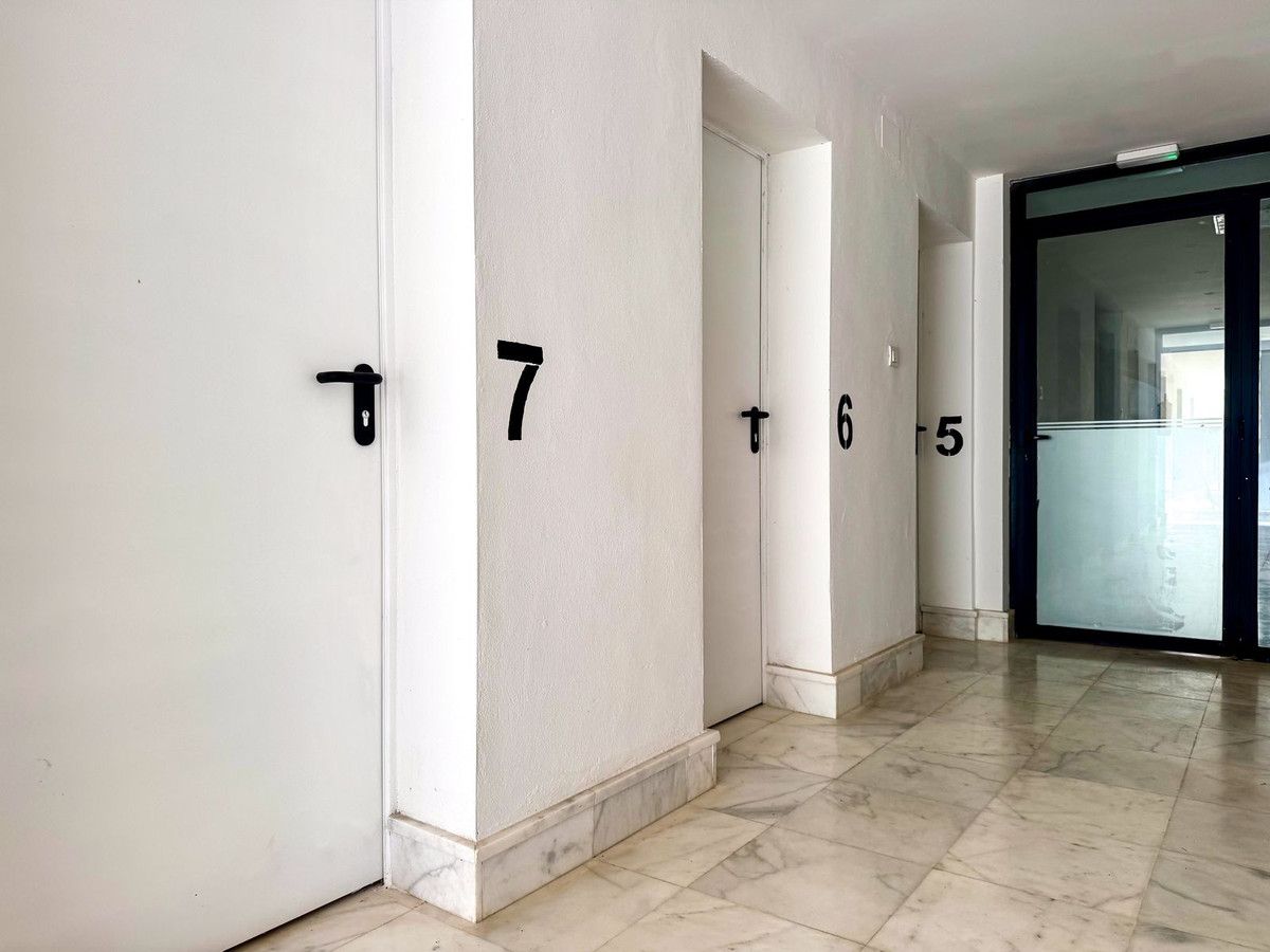 46160ce9d3f8f8a7ba3568667f72a12a - 19