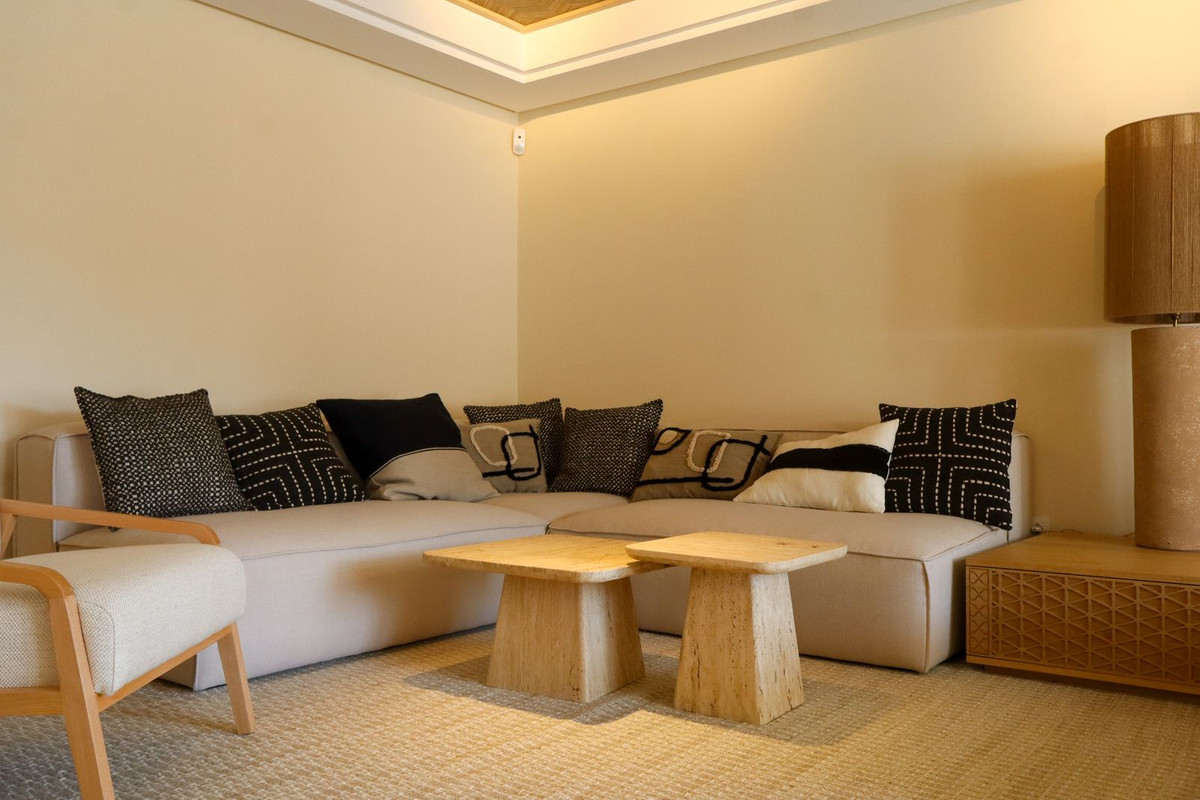 46160ce9d3f8f8a7ba3568667f72a12a - 26