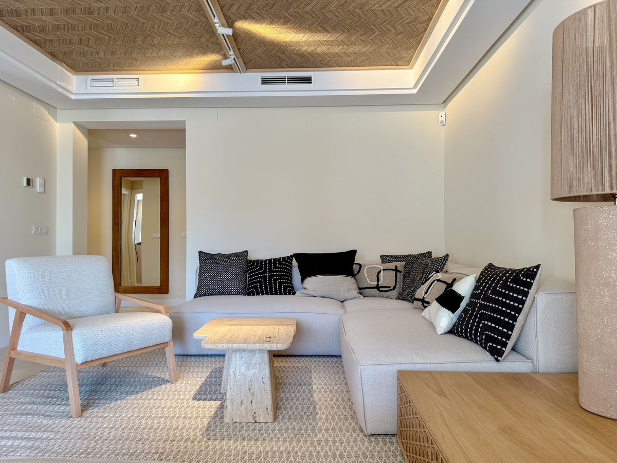 46160ce9d3f8f8a7ba3568667f72a12a - 30