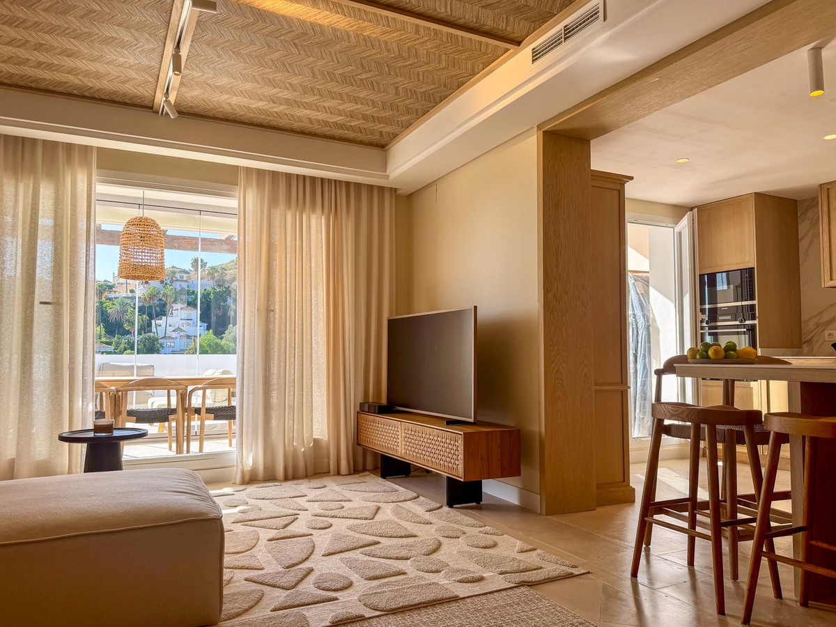 46160ce9d3f8f8a7ba3568667f72a12a - 32