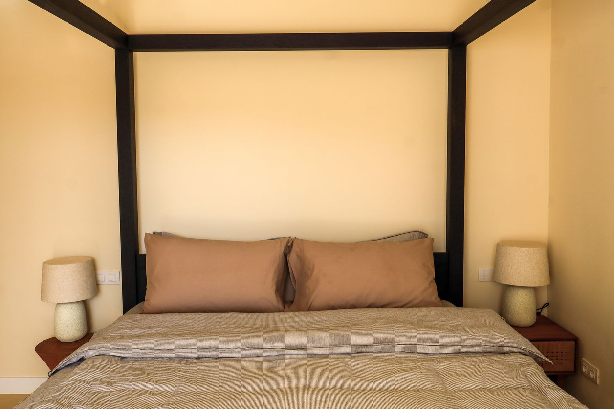 46160ce9d3f8f8a7ba3568667f72a12a - 35