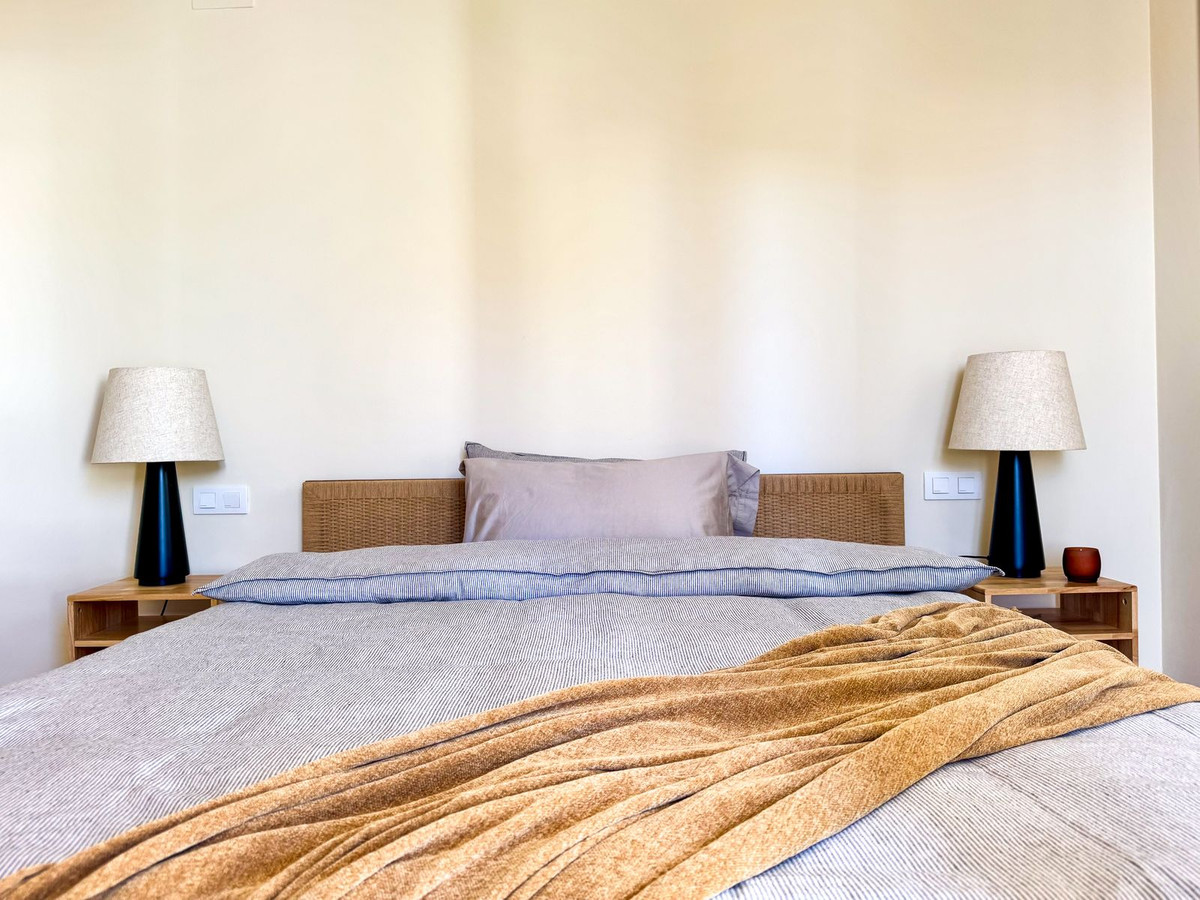 46160ce9d3f8f8a7ba3568667f72a12a - 40