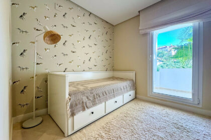 46160ce9d3f8f8a7ba3568667f72a12a - 42