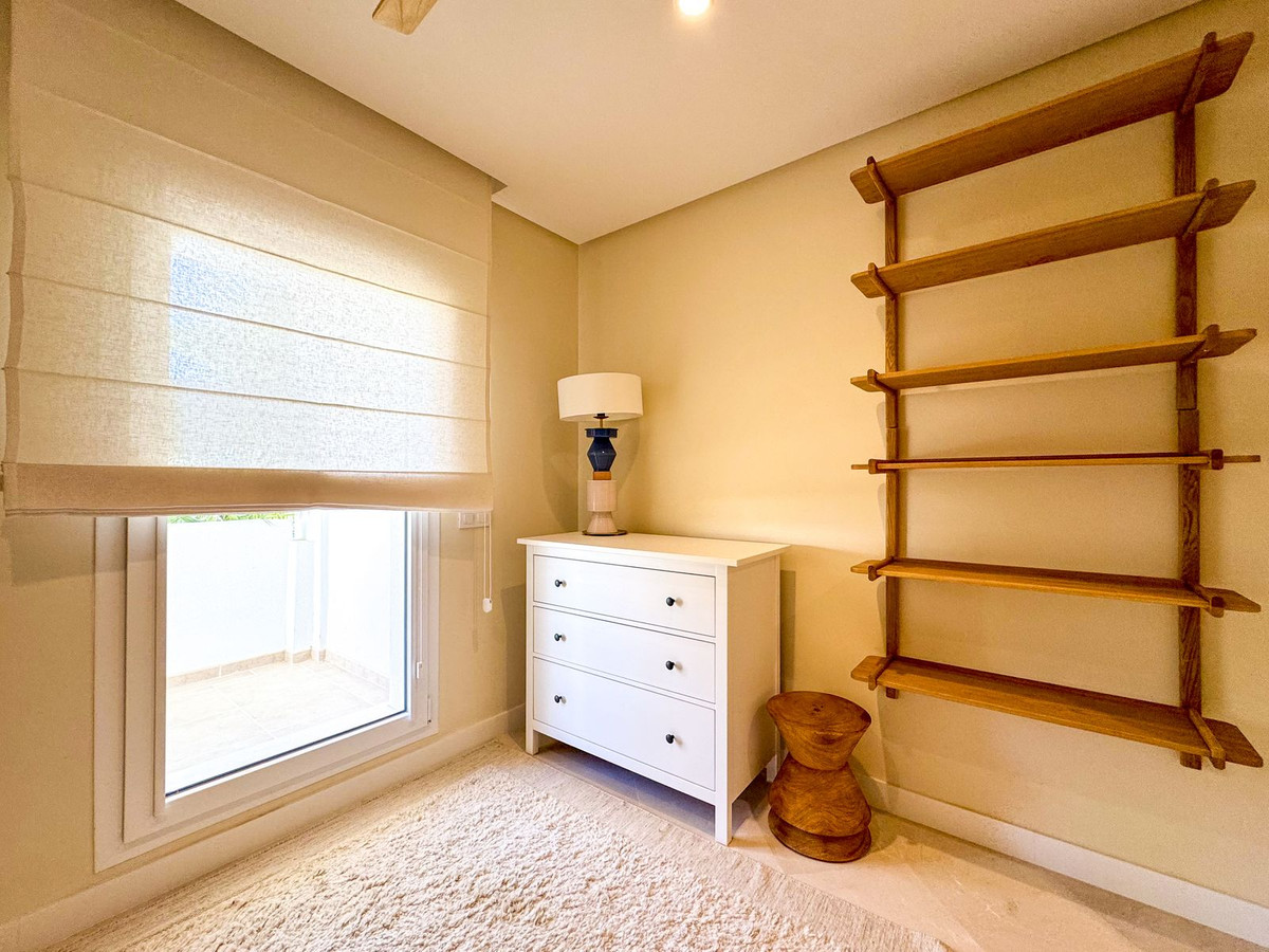 46160ce9d3f8f8a7ba3568667f72a12a - 43