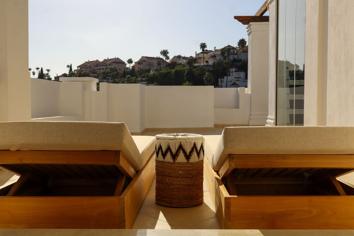 46160ce9d3f8f8a7ba3568667f72a12a - 47