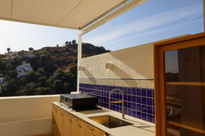 46160ce9d3f8f8a7ba3568667f72a12a - 57