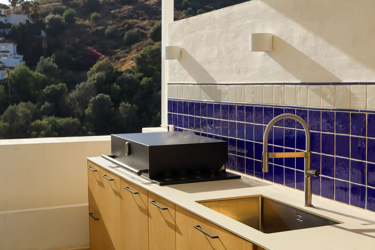 46160ce9d3f8f8a7ba3568667f72a12a - 59