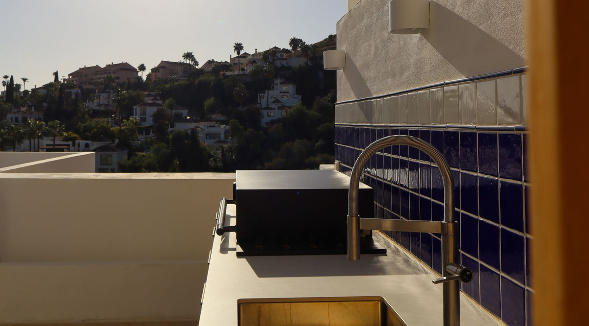 46160ce9d3f8f8a7ba3568667f72a12a - 60