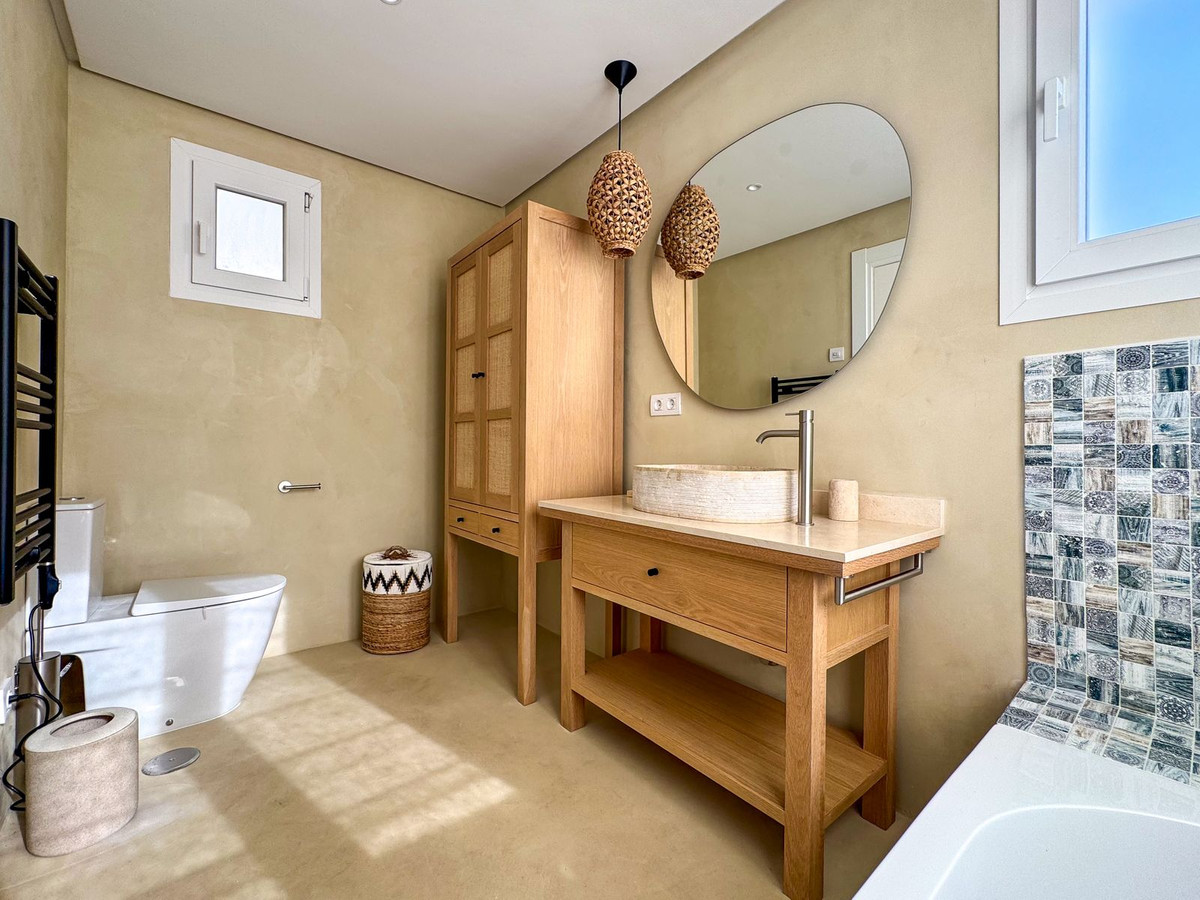 46160ce9d3f8f8a7ba3568667f72a12a - 69