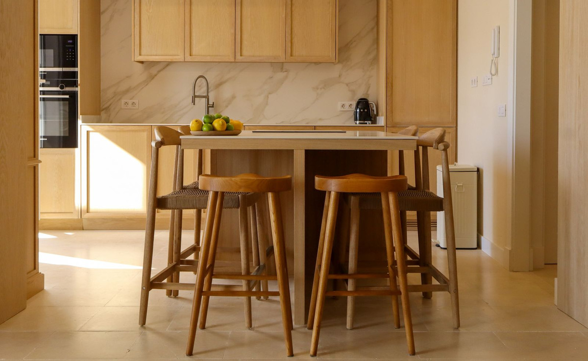 46160ce9d3f8f8a7ba3568667f72a12a - 7