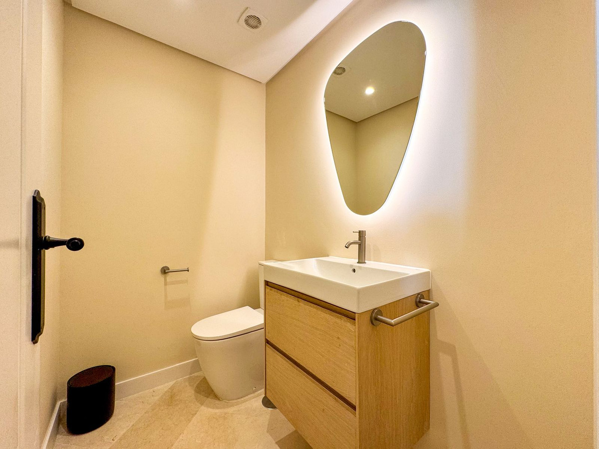 46160ce9d3f8f8a7ba3568667f72a12a - 75