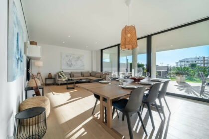 46b671b0594744153c9edc076e0566f7 - 1