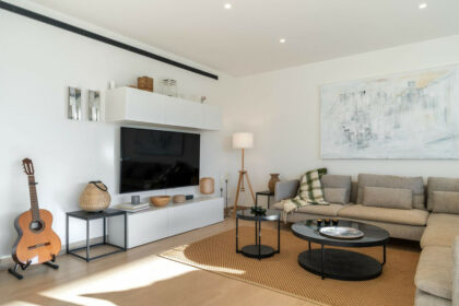 46b671b0594744153c9edc076e0566f7 - 16