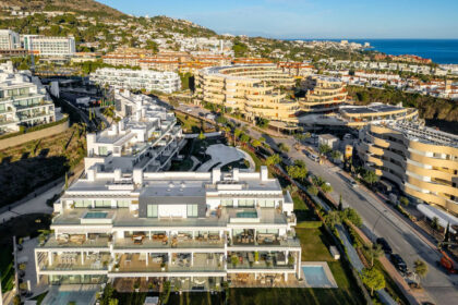 46b671b0594744153c9edc076e0566f7 - 17