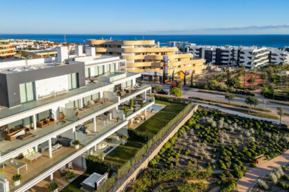 46b671b0594744153c9edc076e0566f7 - 20