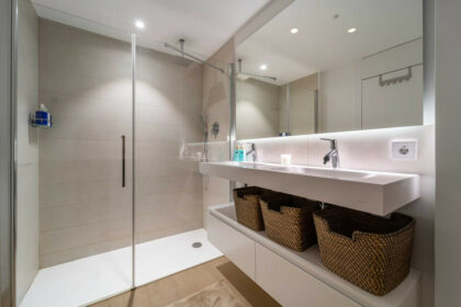 46b671b0594744153c9edc076e0566f7 - 22