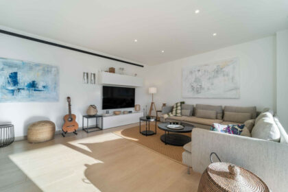 46b671b0594744153c9edc076e0566f7 - 23