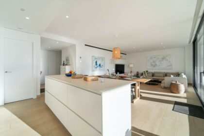 46b671b0594744153c9edc076e0566f7 - 32