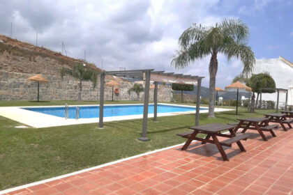 48511960199cccf3b02356fa35fe4d2e - 13