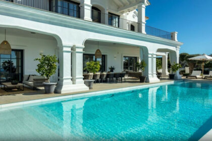 490e6327066412a2507c68c8fc0b2c4a - 11