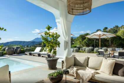 490e6327066412a2507c68c8fc0b2c4a - 12