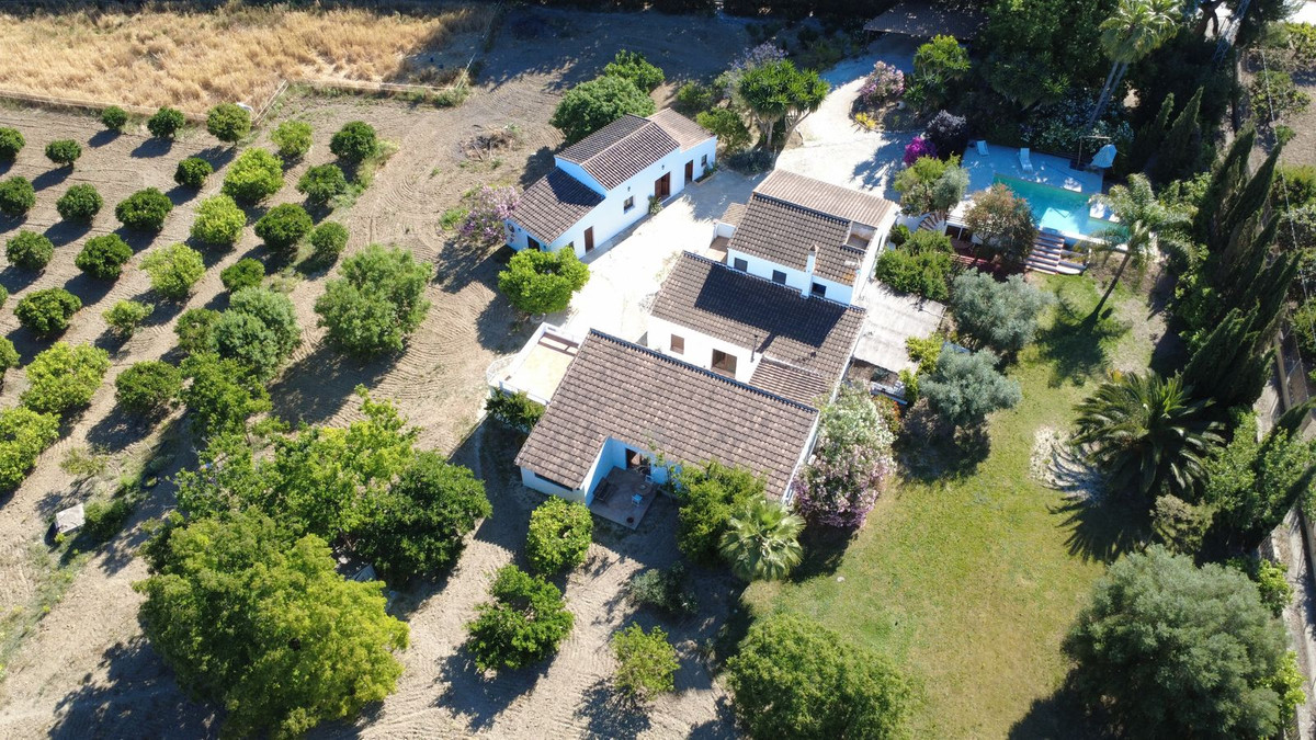 4b97ec14f108b96a97bd1e8d85876d65 - 23