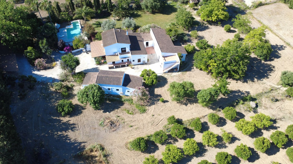 4b97ec14f108b96a97bd1e8d85876d65 - 29