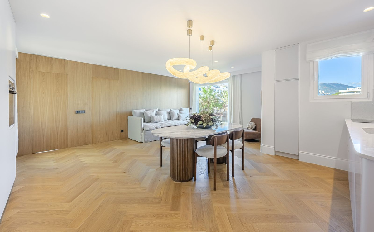 4c401e1f77bf3a79a1ea653ea8c3b82d - 11