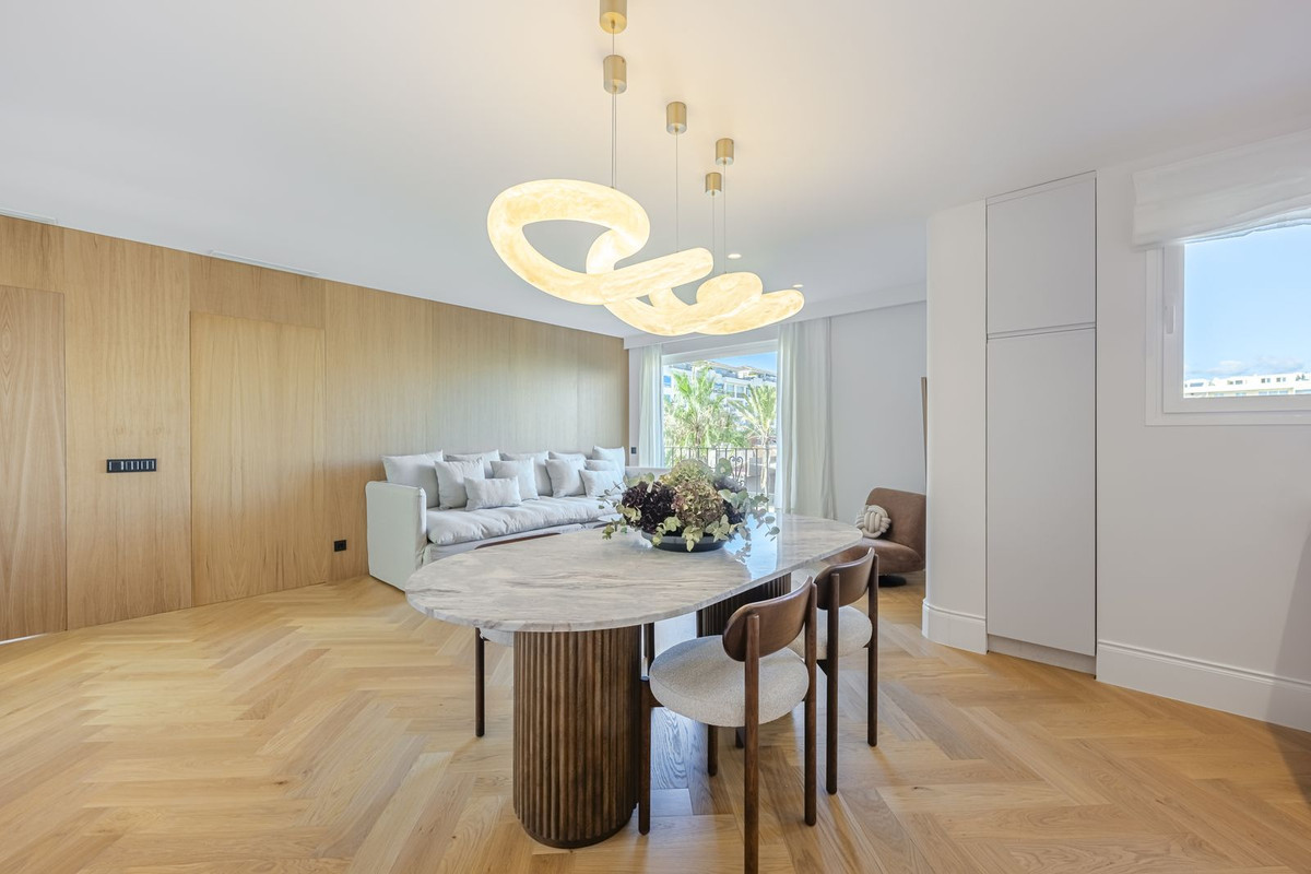 4c401e1f77bf3a79a1ea653ea8c3b82d - 13