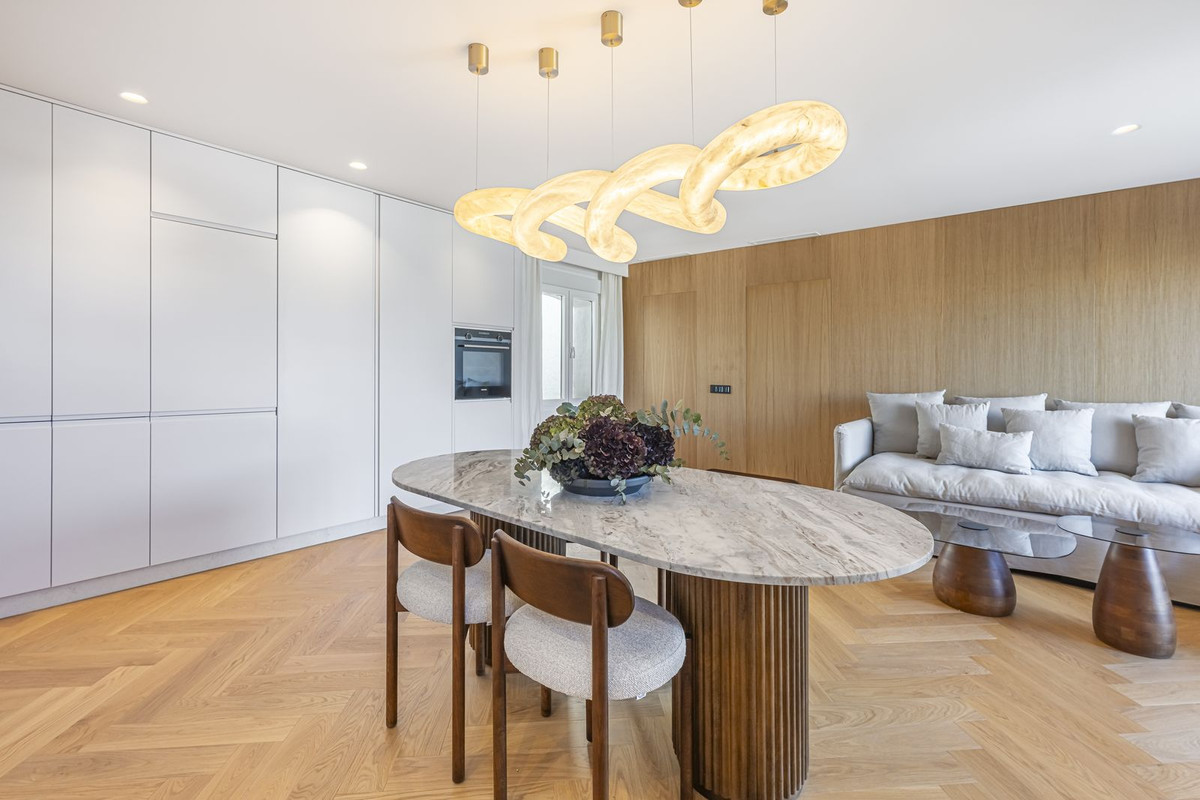 4c401e1f77bf3a79a1ea653ea8c3b82d - 19