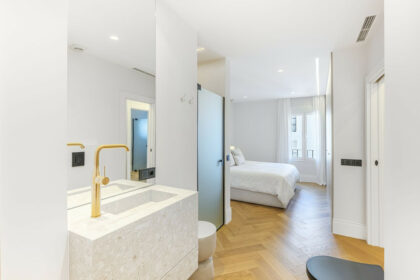 4c401e1f77bf3a79a1ea653ea8c3b82d - 2