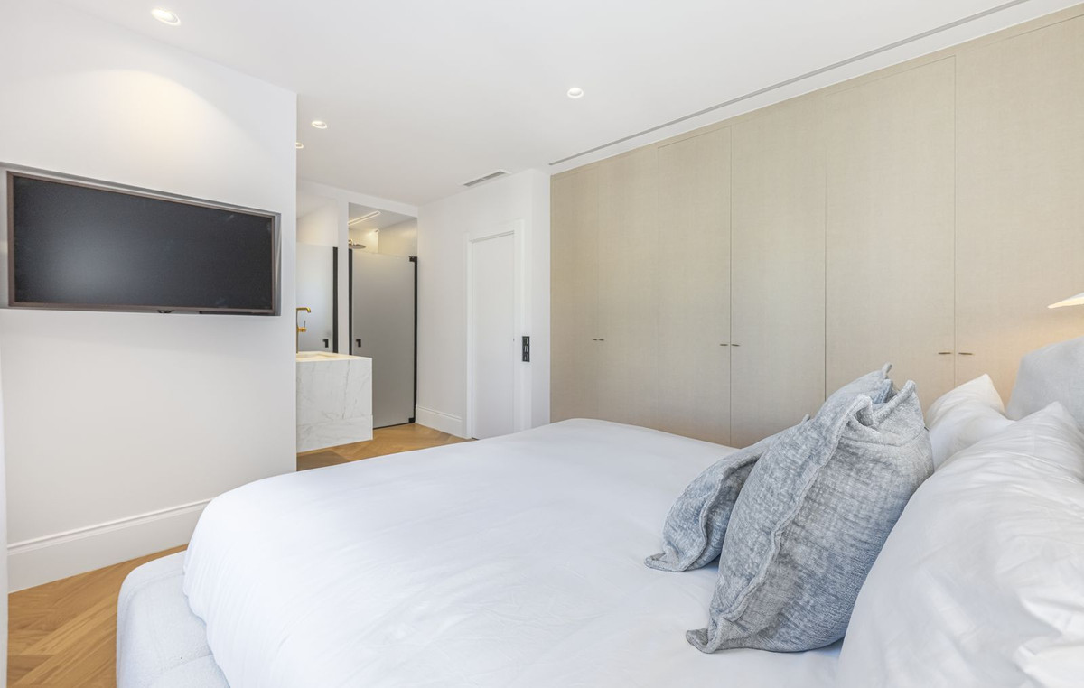 4c401e1f77bf3a79a1ea653ea8c3b82d - 28