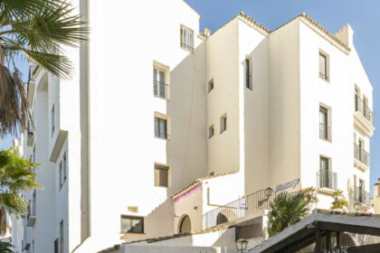 4c401e1f77bf3a79a1ea653ea8c3b82d - 3