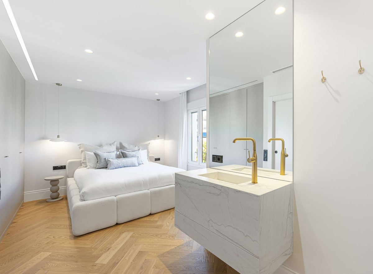 4c401e1f77bf3a79a1ea653ea8c3b82d - 30